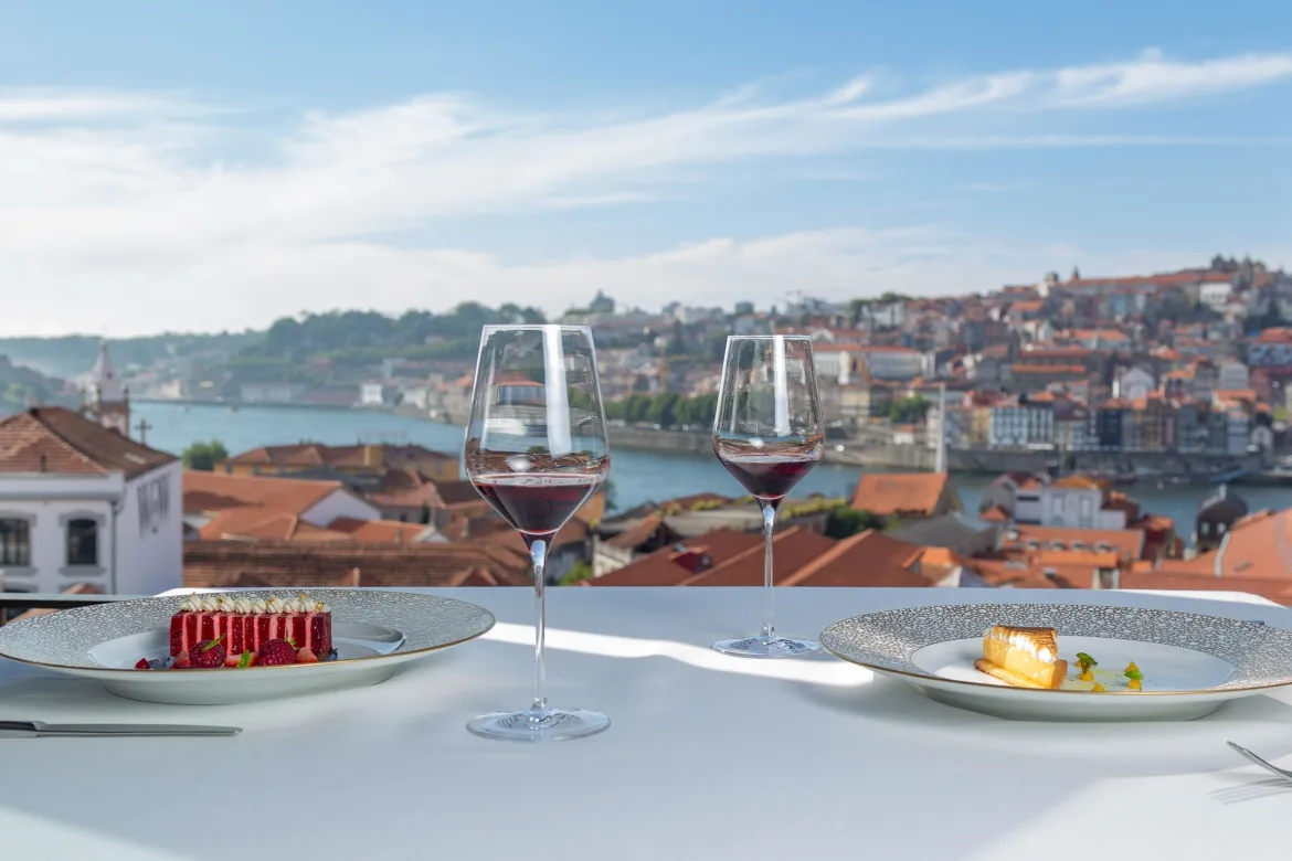 Iconic Restaurants in Porto’s Old Town Known for Legendary Wine
